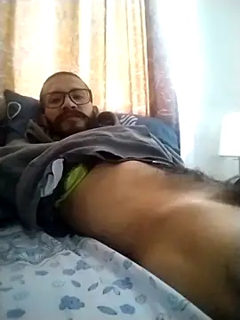 Snapshot of hairyserious chatting on 01-14-25, 01:28 hairyserious online show from 01-14-25, 01:28