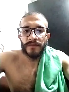 Snapshot of hairyserious chatting on 01-16-25, 03:45 hairyserious online show from 01-16-25, 03:45