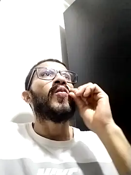 Snapshot of hairyserious chatting on 12-31-24, 03:55 hairyserious online show from 12-31-24, 03:55