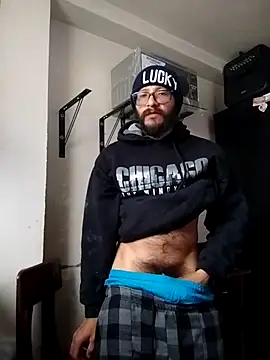 Snapshot of hairyserious chatting on 11-24-25, 02:28 hairyserious online show from 11-24-25, 02:28