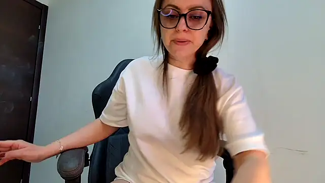 Eelleen online show from 05-26-26, 12:14