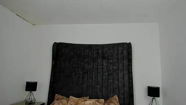 Snapshot of NataGarcia chatting on 12-04-25, 04:28 NataGarcia online show from 12-04-25, 04:28