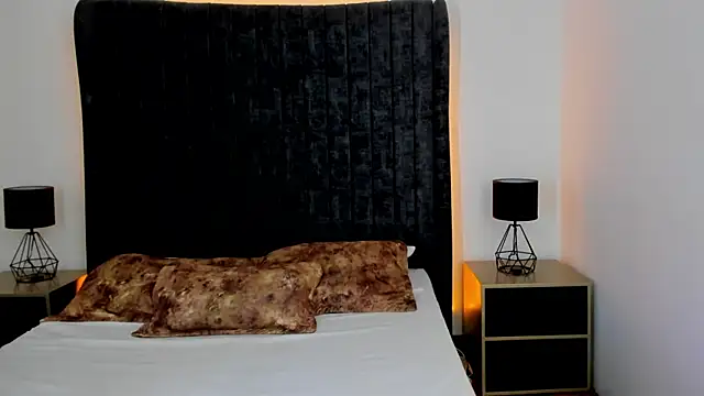 Snapshot of NataGarcia chatting on 10-10-25, 04:41 NataGarcia online show from 10-10-25, 04:41