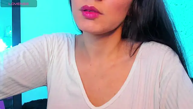 Snapshot of elissa_iris chatting on 05-06-26, 02:48 elissa iris online show from 05-06-26, 02:48