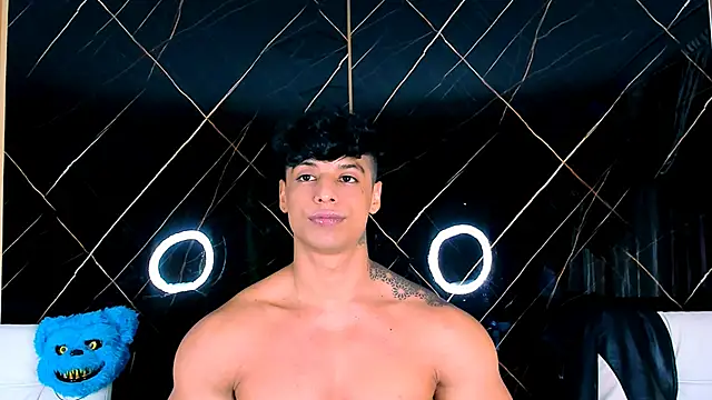 Owen Muzcle online show from 10-28-25, 11:47