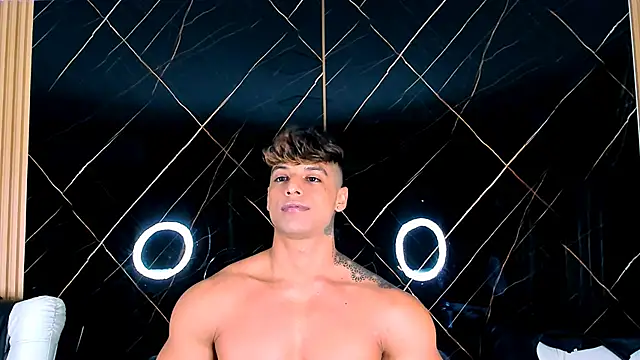 Owen Muzcle online show from 10-24-25, 05:39