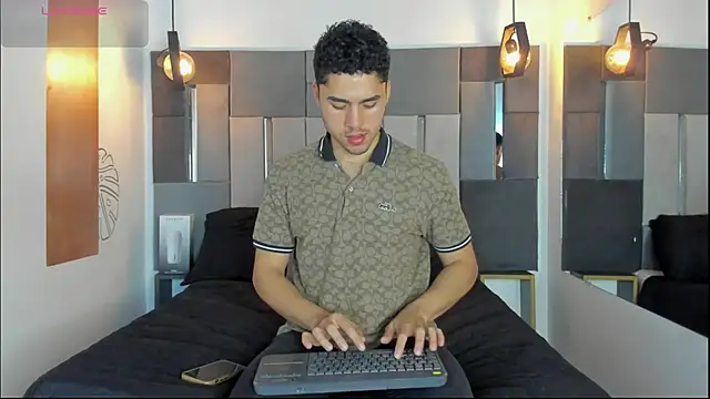 LiamNovak online show from 01-08-26, 03:07