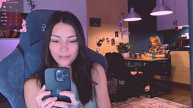 KatiKate online show from 10-18-25, 05:26