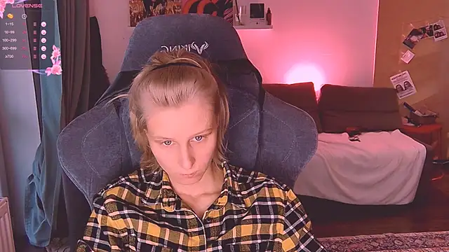 KatiKate online show from 10-22-25, 02:16