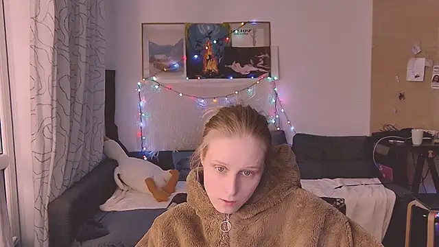 KatiKate online show from 02-25-25, 05:08