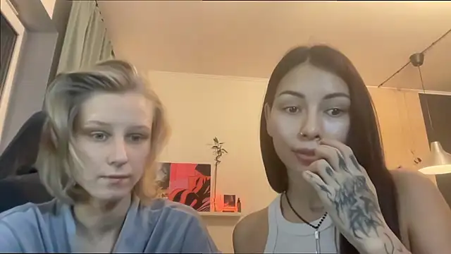 KatiKate online show from 10-31-25, 03:41