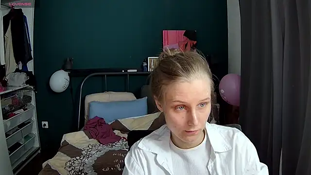Snapshot of KatiKate chatting on 05-04-26, 03:15 KatiKate online show from 05-04-26, 03:15