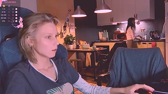 KatiKate online show from 10-25-25, 04:29