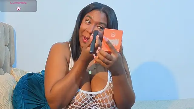 KloheCurvy online show from 11-26-25, 02:17