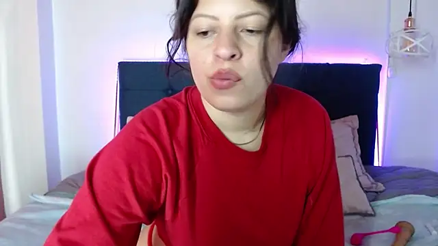 Snapshot of ShyVibes_ chatting on 02-17-25, 06:50 ShyVibes  online show from 02-17-25, 06:50