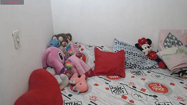 Snapshot of Pocahontas_Princess_ chatting on 06-17-26, 02:38 Pocahontas Princess online show from 06-17-26, 02:38