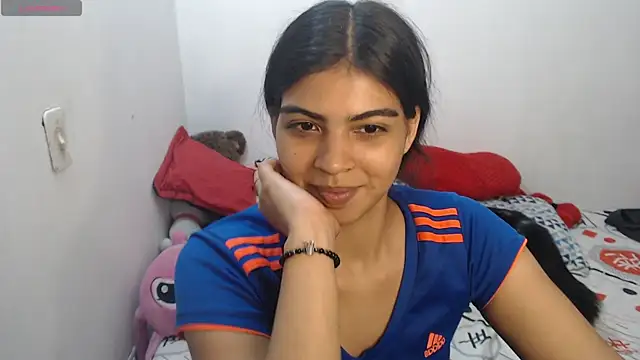 Snapshot of Pocahontas_Princess_ chatting on 06-18-26, 04:45 Pocahontas Princess online show from 06-18-26, 04:45