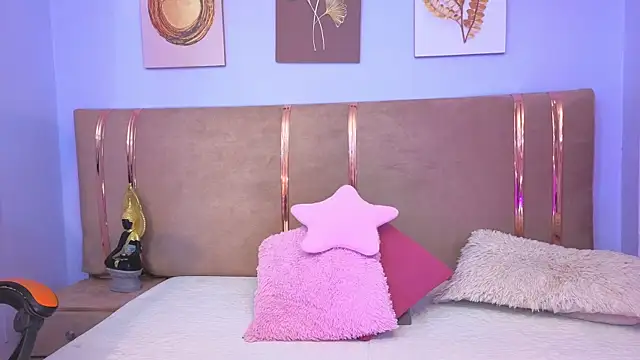 selena castillo online show from 09-12-25, 08:41