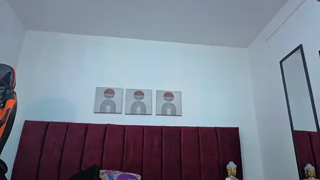 selena castillo online show from 10-22-25, 12:04