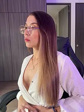 SophieRaily  online show from 10-08-25, 07:25