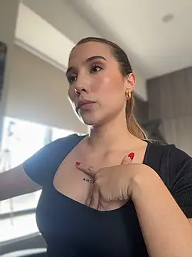 SophieRaily  online show from 01-14-26, 08:56