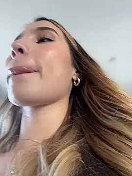 SophieRaily  online show from 01-06-26, 08:46