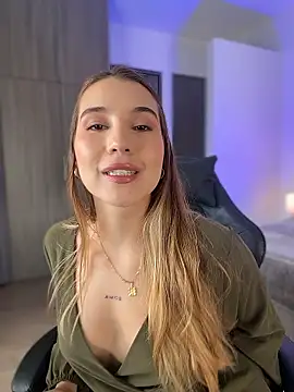 SophieRaily  online show from 01-12-26, 08:58