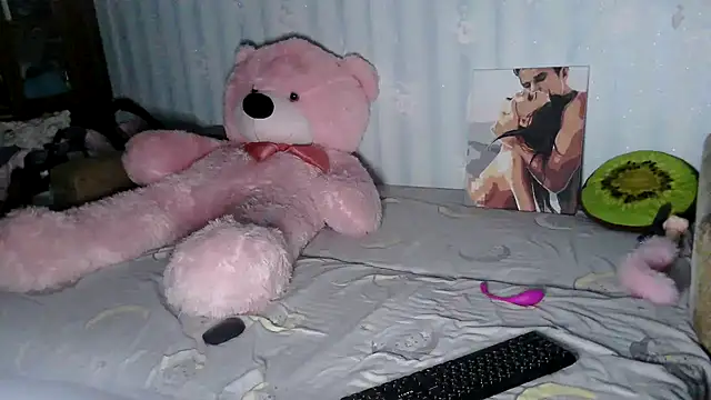 Snapshot of DreamKarina chatting on 09-18-25, 04:54 DreamKarina online show from 09-18-25, 04:54