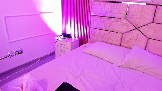 Snapshot of MiiaaMoonroee chatting on 02-05-26, 08:15 MiiaaMoonroee online show from 02-05-26, 08:15