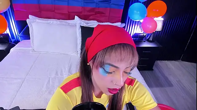 MiiaaMoonroee online show from 07-07-26, 07:39