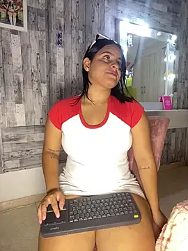 Snapshot of Violetrousse chatting on 03-10-26, 06:45 Violetrousse online show from 03-10-26, 06:45