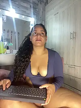 Snapshot of Violetrousse chatting on 03-09-26, 06:55 Violetrousse online show from 03-09-26, 06:55