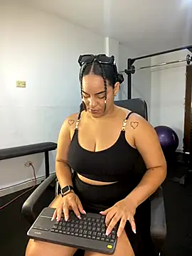 Violetrousse online show from 10-12-25, 07:04