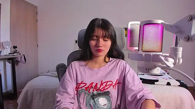 Snapshot of Sakito_Tokio chatting on 10-28-25, 10:09 Sakito Tokio online show from 10-28-25, 10:09