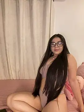 Snapshot of Blancanievess chatting on 03-23-26, 02:33 Blancanievess online show from 03-23-26, 02:33