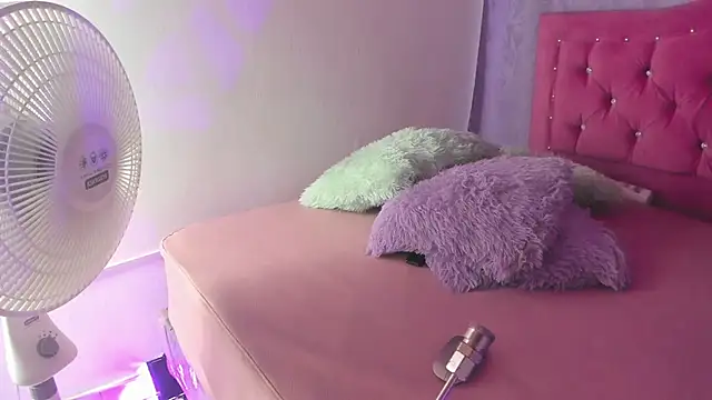 eva luxee online show from 12-19-24, 06:56