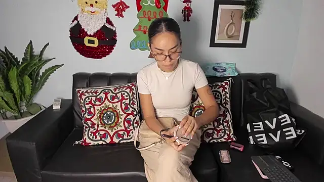 Mia petite01 online show from 12-20-25, 11:07