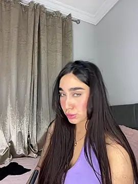 Snapshot of Meryem_Queen chatting on 05-13-26, 01:56 Meryem Queen online show from 05-13-26, 01:56