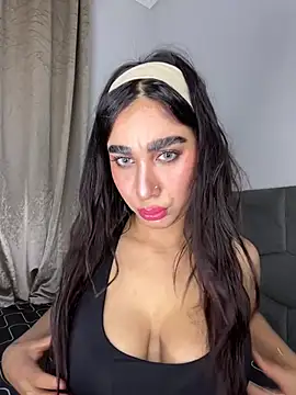 Snapshot of Meryem_Queen chatting on 05-27-26, 02:52 Meryem Queen online show from 05-27-26, 02:52