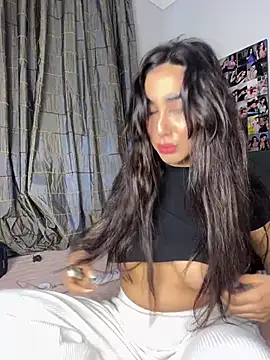 Snapshot of Meryem_Queen chatting on 02-08-26, 02:31 Meryem Queen online show from 02-08-26, 02:31