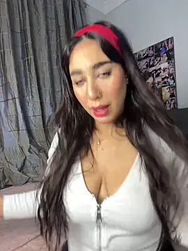 Snapshot of Meryem_Queen chatting on 02-02-26, 11:37 Meryem Queen online show from 02-02-26, 11:37