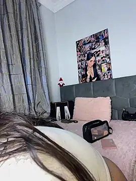 Snapshot of Meryem_Queen chatting on 02-07-26, 01:13 Meryem Queen online show from 02-07-26, 01:13