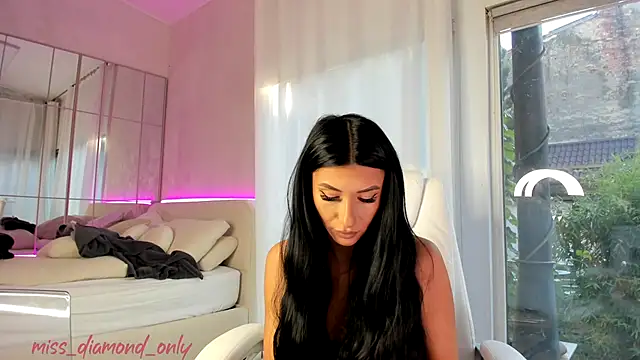 missdiamond  online show from 10-20-25, 06:26