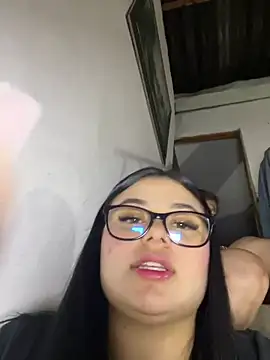 Snapshot of alissonfernandez_ chatting on 05-17-26, 01:16 alissonfernandez online show from 05-17-26, 01:16