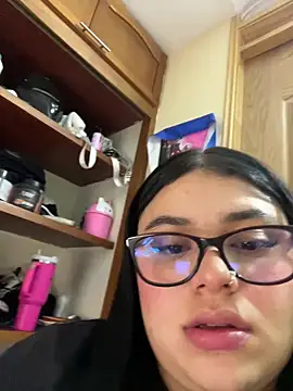 Snapshot of alissonfernandez_ chatting on 02-22-26, 06:20 alissonfernandez online show from 02-22-26, 06:20