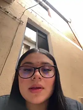 Snapshot of alissonfernandez_ chatting on 05-26-26, 06:06 alissonfernandez online show from 05-26-26, 06:06