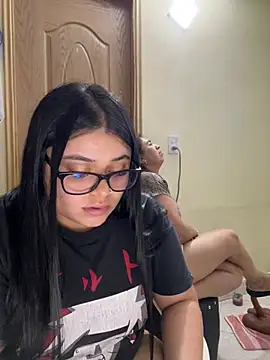 Snapshot of alissonfernandez_ chatting on 02-14-26, 11:05 alissonfernandez online show from 02-14-26, 11:05