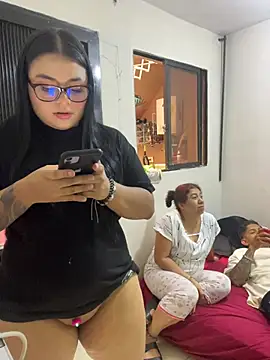 alissonfernandez  online show from 06-21-26, 08:47