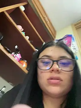 Snapshot of alissonfernandez_ chatting on 02-04-26, 01:33 alissonfernandez online show from 02-04-26, 01:33