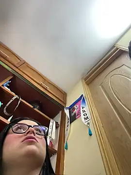 alissonfernandez  online show from 03-10-26, 11:36